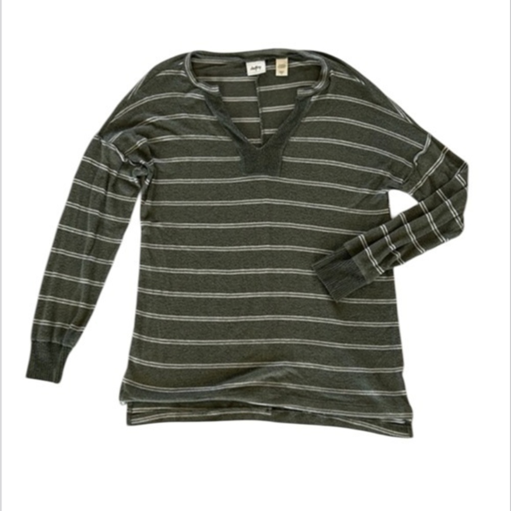 Daytrip size small striped thermal long sleeve tee